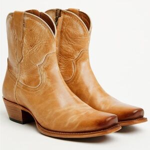 Cleo & Wolf Fern Ankle square toe boots